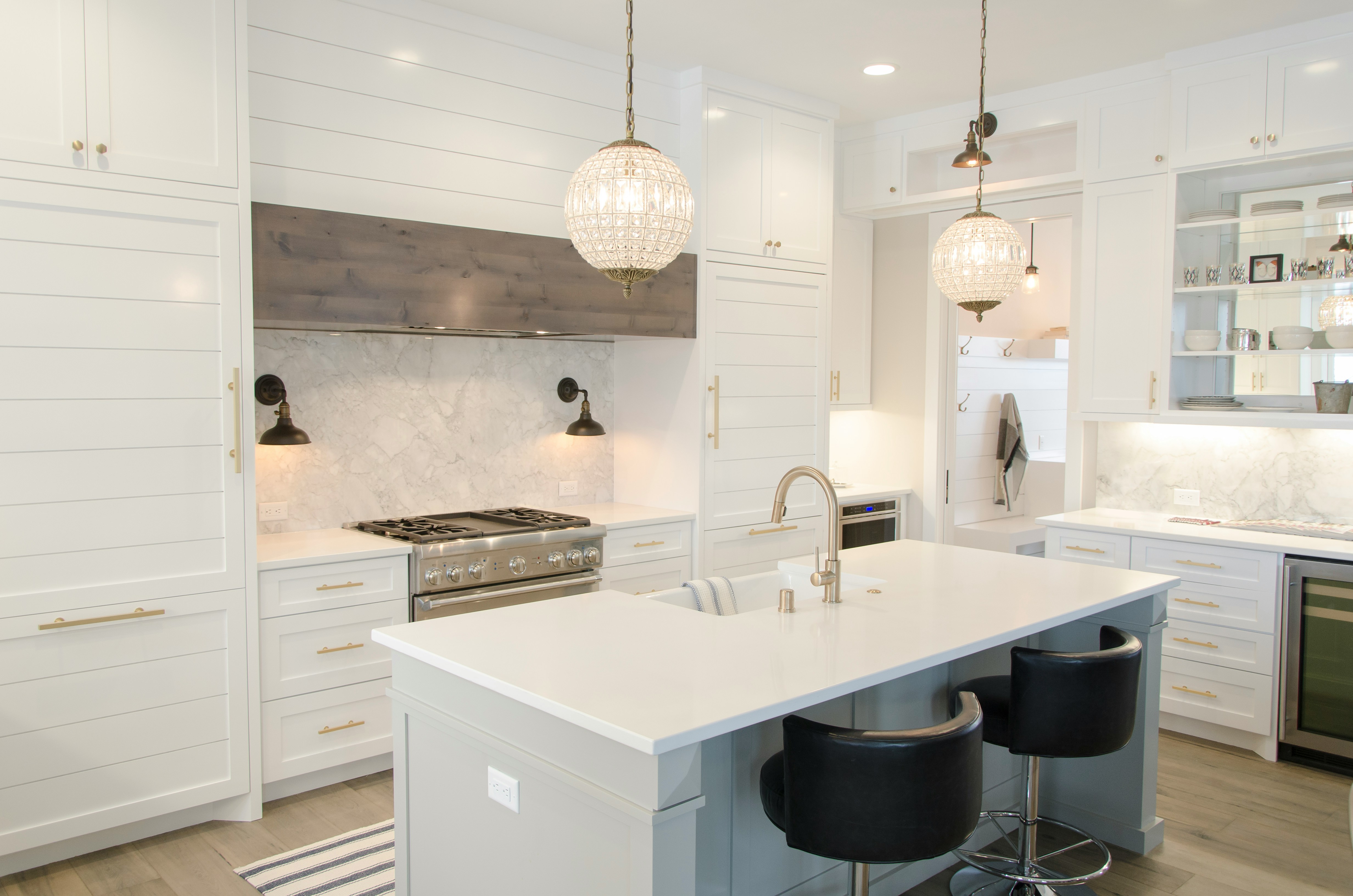 Marble backsplash & island